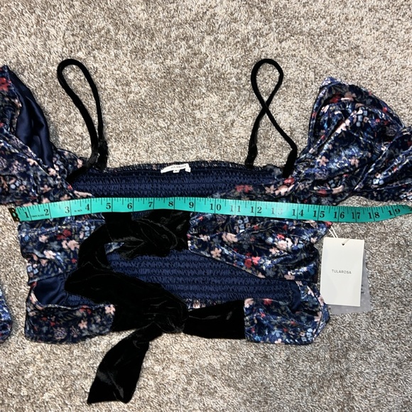 NWT Tularosa Maelie Top in Carmella Floral size small can fit up to medium - Picture 9 of 12